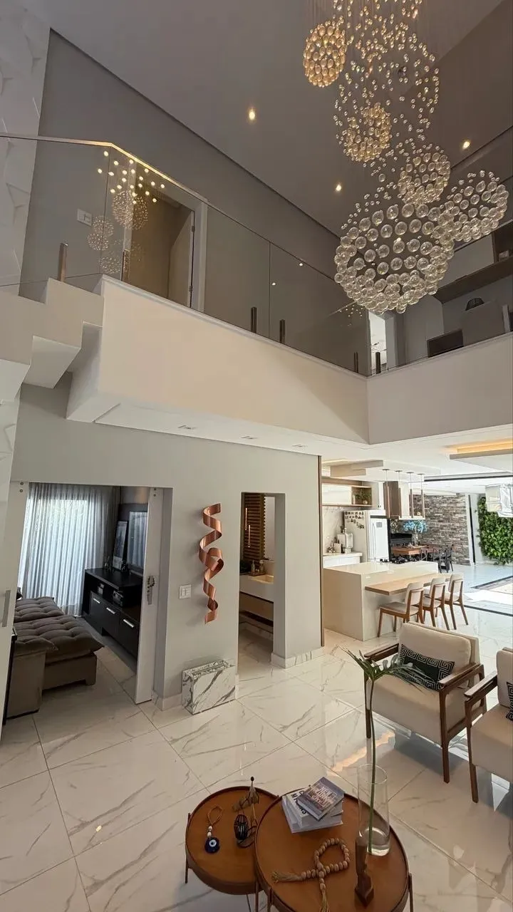 Imagem Sobrado de Alto Padrão com Design Assinado e Lazer Completo no Ibiti Royal Park