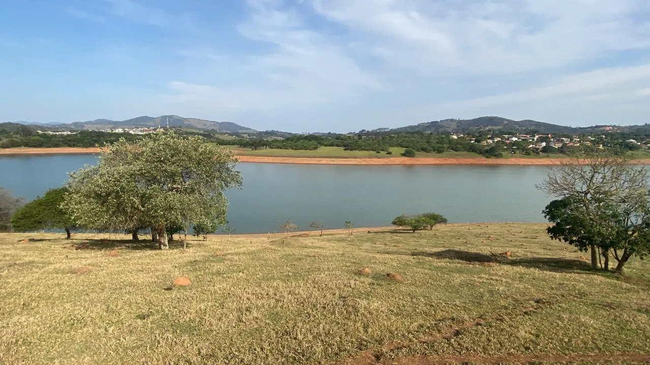 Imagem Terreno Pé na Água ? Exclusividade, Natureza e Conforto!