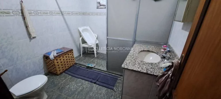 Imagem Casa e Ponto Comercial à Venda