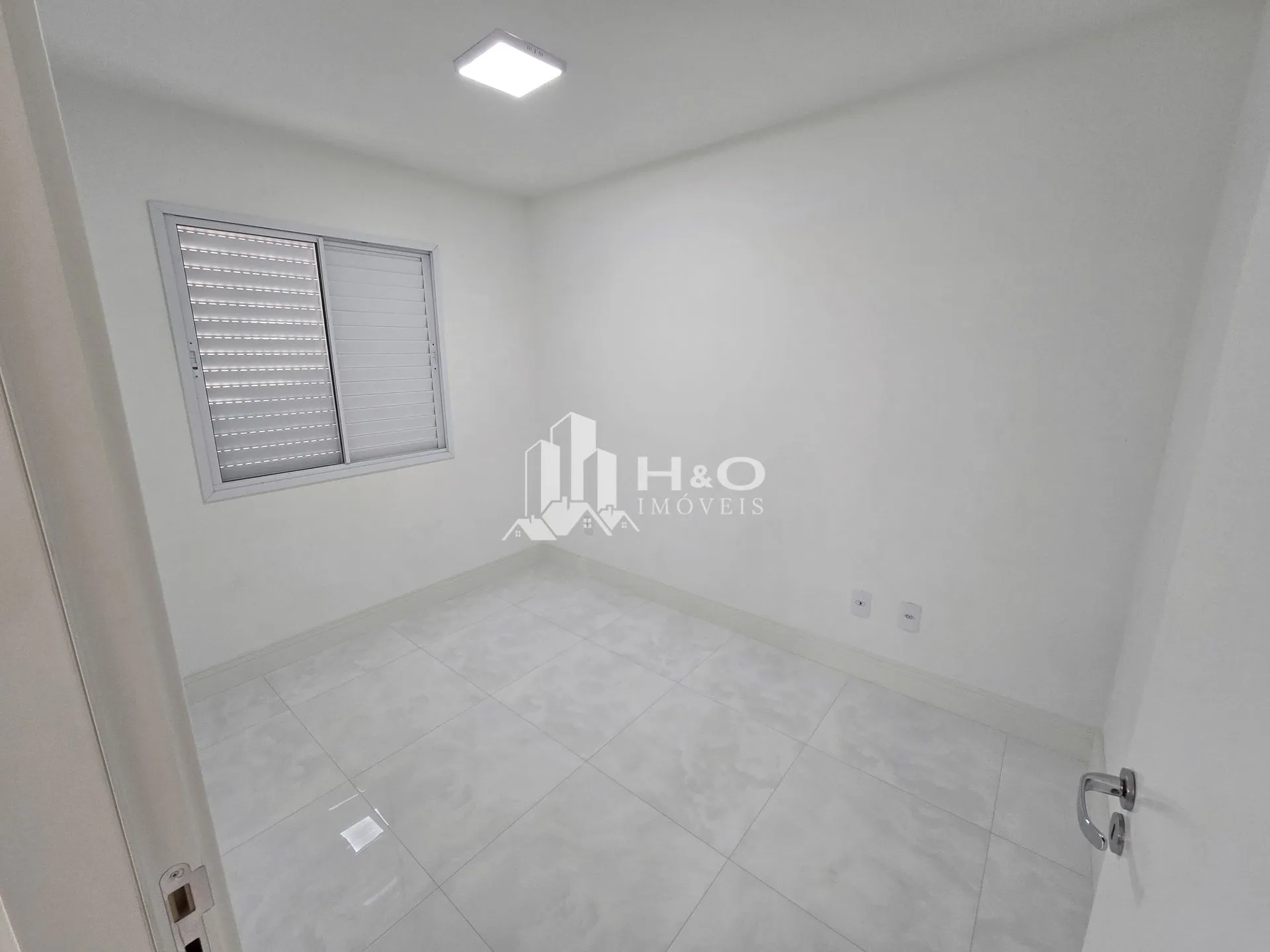 Imagem Apartamento Itaquera/Vila Carmosina - SP