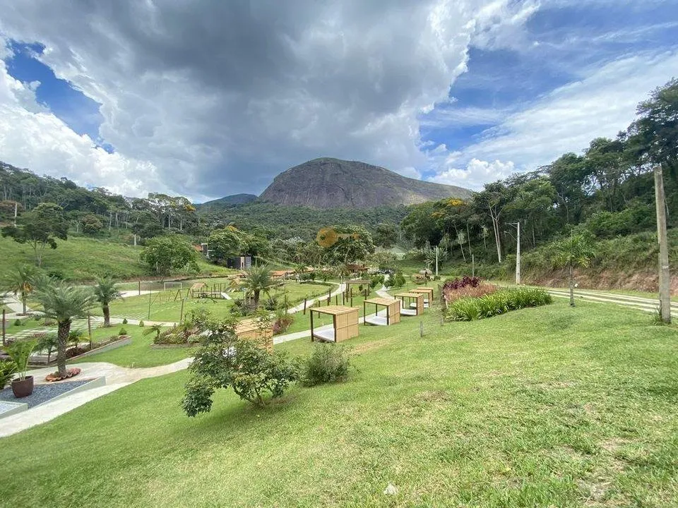 Imagem Terreno em Condomínio para Venda em Teresópolis / RJ no bairro Fazenda Alpina