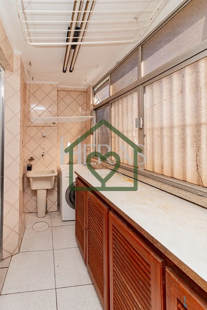 Imagem Amplo apartamento mobiliado, com 116 m² de área privativa; - 3 dormitórios amplos com ar condicio...