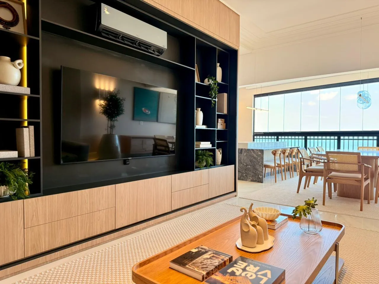Imagem Apartamento com vista para o mar à venda com 200m2 por R$ 9.980.000,00