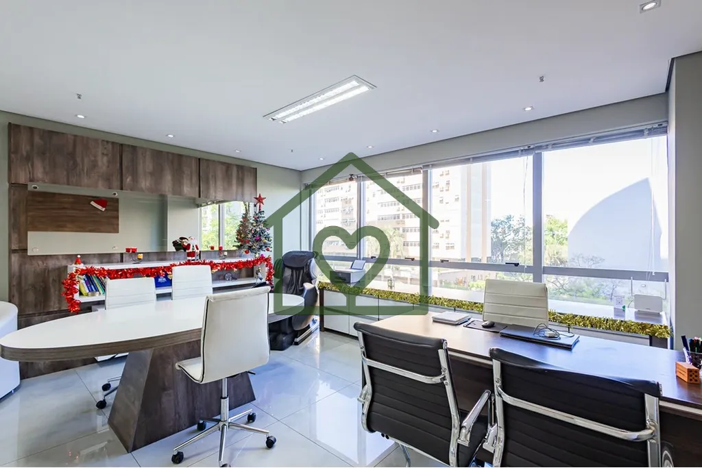 Imagem Sala comercial de 37m2 no 7º andar da Rua Gutemberg, 151, Torre 2, na Zona Petrópolis, com piso po...