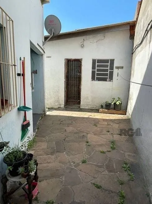 Imagem Casa de 3 dormitórios, bairro Sarandi