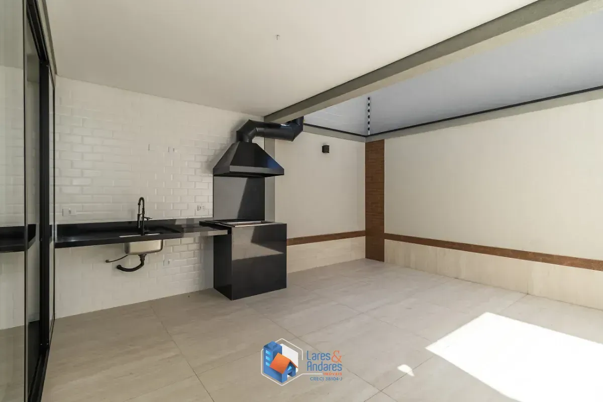 Imagem Sobrado para venda em Parque São Domingos com 3 quartos, sendo 3 suítes, 208m²