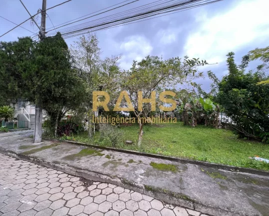 Imagem Terreno plano no Bairro Glória, com 702,75 m2, localização privilegiada, rua lateral da Rua XV de...