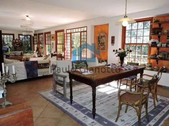 Imagem Casa à venda - Estilo, charme e privacidade em 2 Lotes!