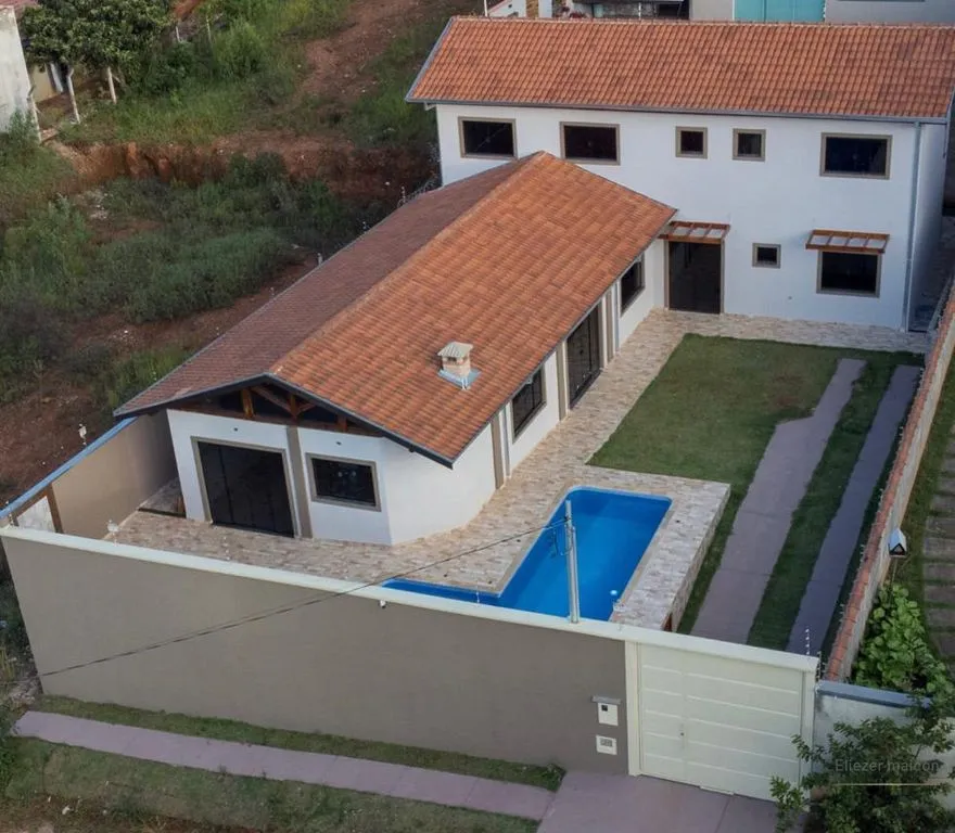 Foto do imóvel Casa Venda com piscina e salão de festas na Morada dos Pássaros, Poços de Caldas