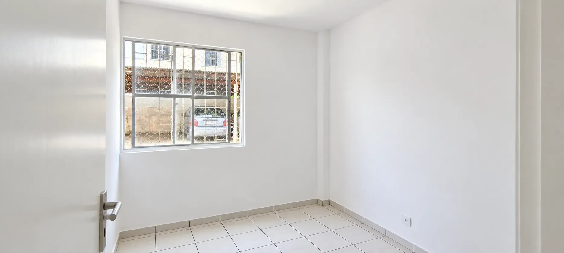Imagem Apartamento com 2 Quartos à Venda, 44 m² em Coqueiros - Florianópolis