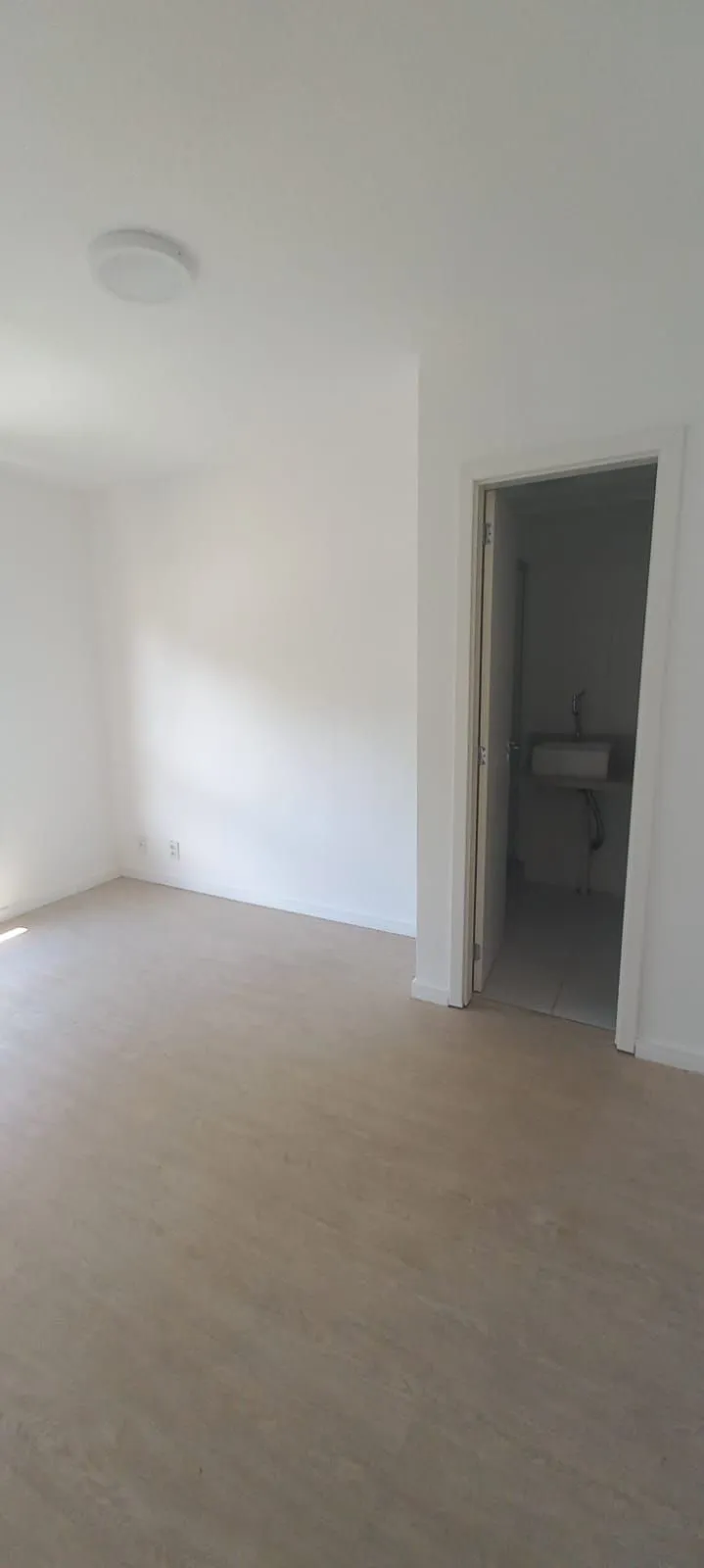 Imagem APARTAMENTO 02 DORMITÓRIOS , SUÍTE E VAGA COBERTA