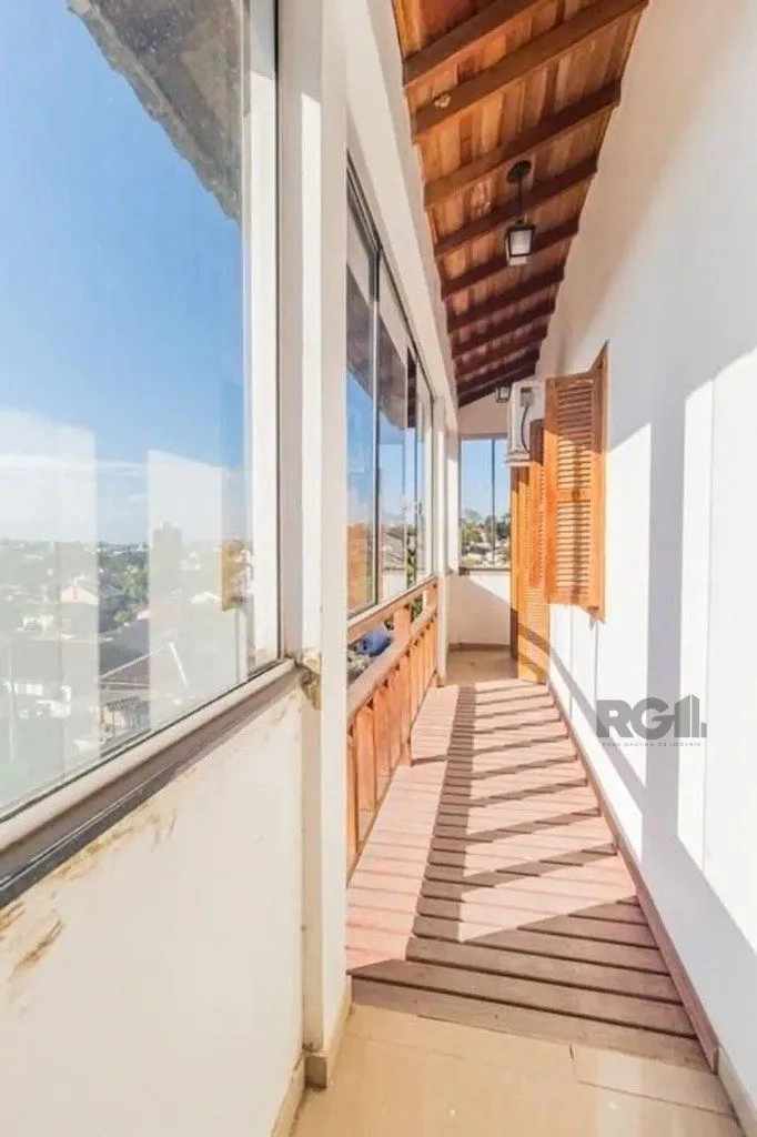 Imagem Casa com 3 dormitórios no bairro Cascata, Porto Alegre