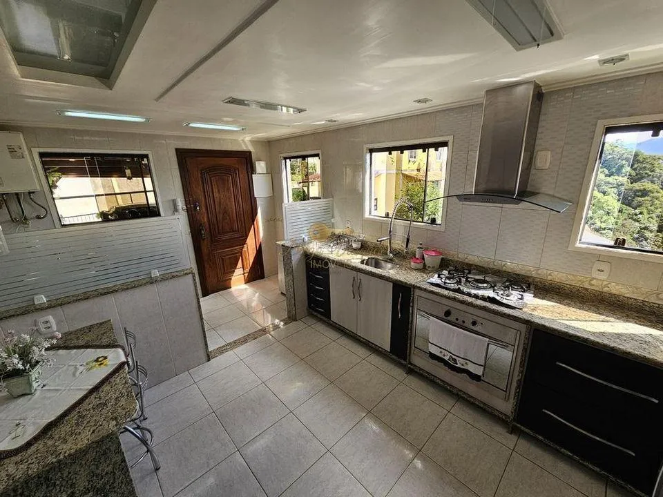 Imagem Casa em Condomínio para Venda em Teresópolis / RJ no bairro Várzea