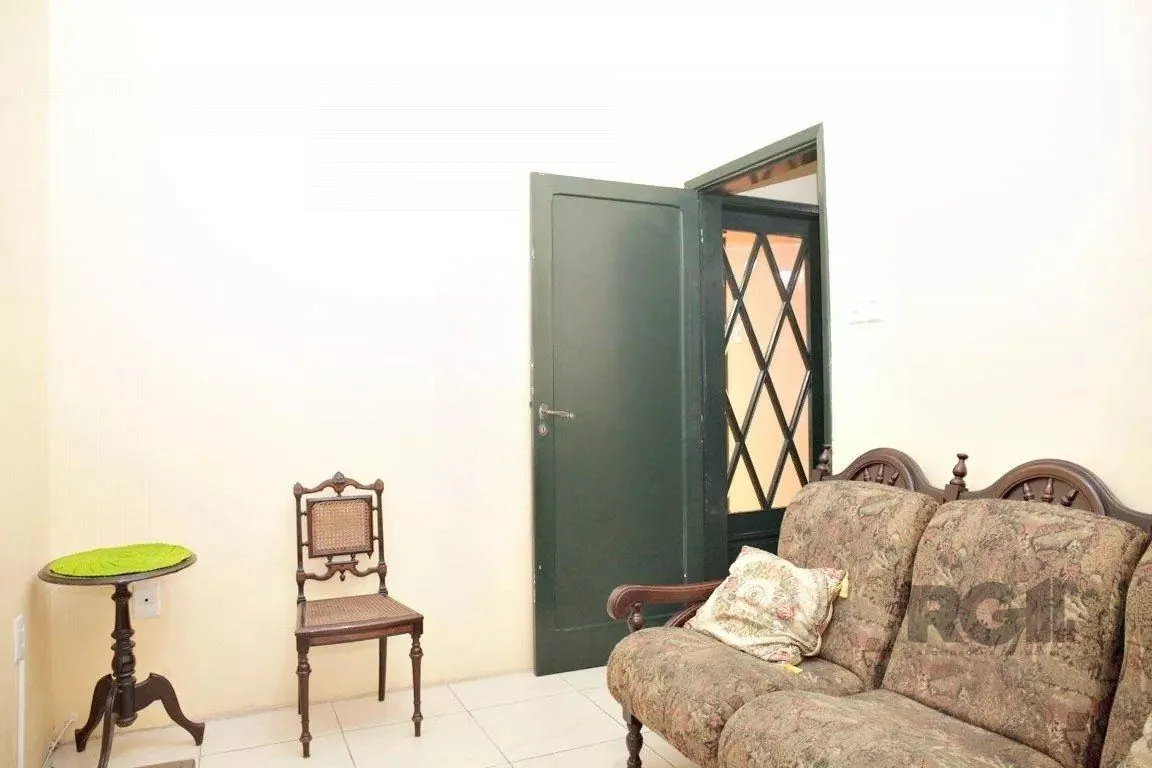 Imagem Casa 04 dormitórios, 01suíte, locação,234m² privativos, Petrópolis/Porto Alegre