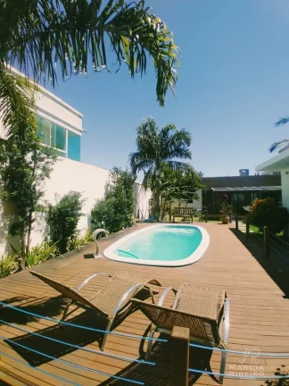 Imagem Casa Aconchegante com 3 dormitórios, sendo 2 suítes