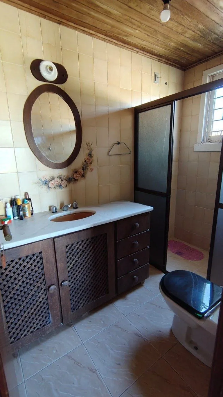Imagem Casa de 3 dormitórios no bairro à venda em Vila Nova, Porto Alegre