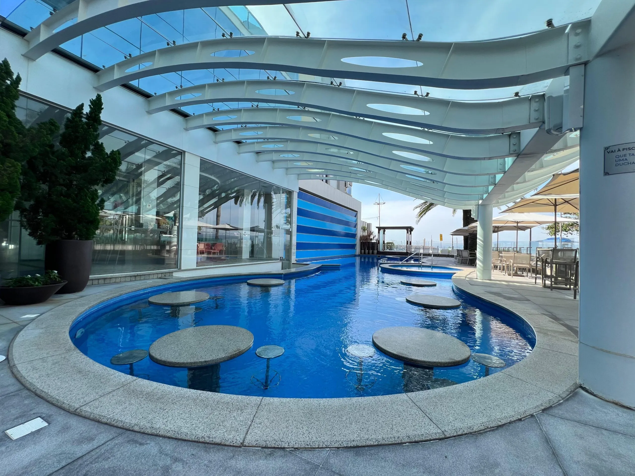 Imagem Apartamento com vista para o mar à venda com 197m2 por R$ 5.590.000,00