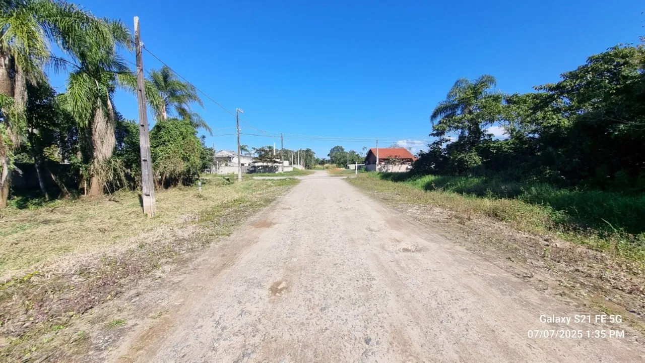 Imagem Terreno de Esquina em Itapoá - Localização Estratégica 
Terreno de esquina, com 12x30m, oferece ...