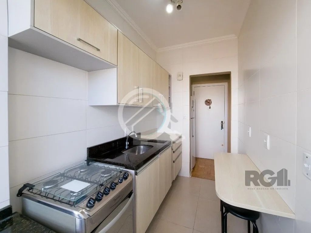 Imagem Descubra o charme de viver em Moinhos de Vento, Porto Alegre! Este apartamento moderno, localizado n...