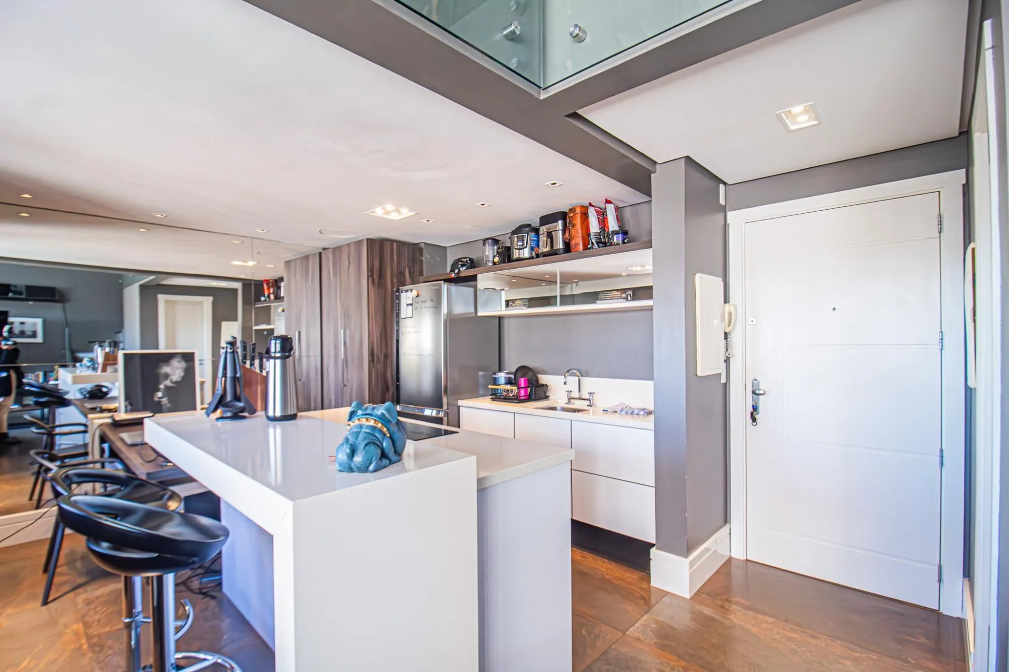 Imagem Apartamento Duplex, 1D com lareira no bairro Rio Branco