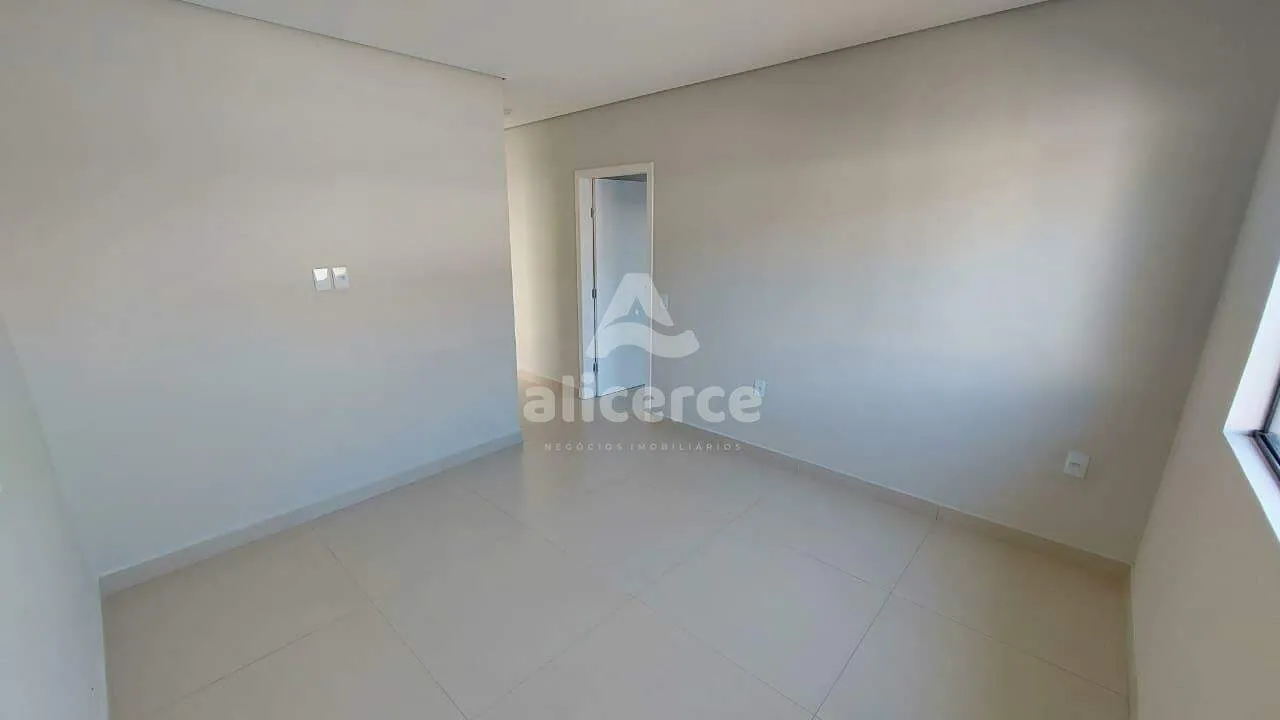 Imagem CASA 3 QUARTOS COM SUÍTE, PISCINA E EDÍCULA - SERRARIA - SÃO JOSÉ/SC