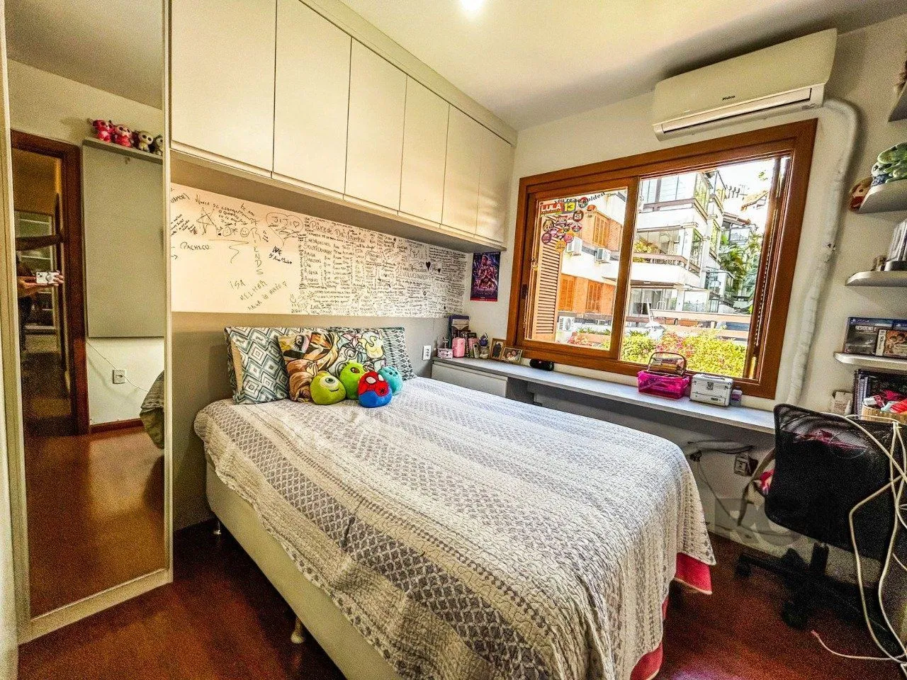 Imagem Apartamento 3 dormitórios, 1 suíte, 2 vagas, bairro Ipanema, Poa/RS