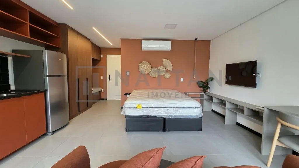 Imagem Studio mobiliado com 59 m², varanda e condomínio com piscina, sauna e quadra poliesportiva