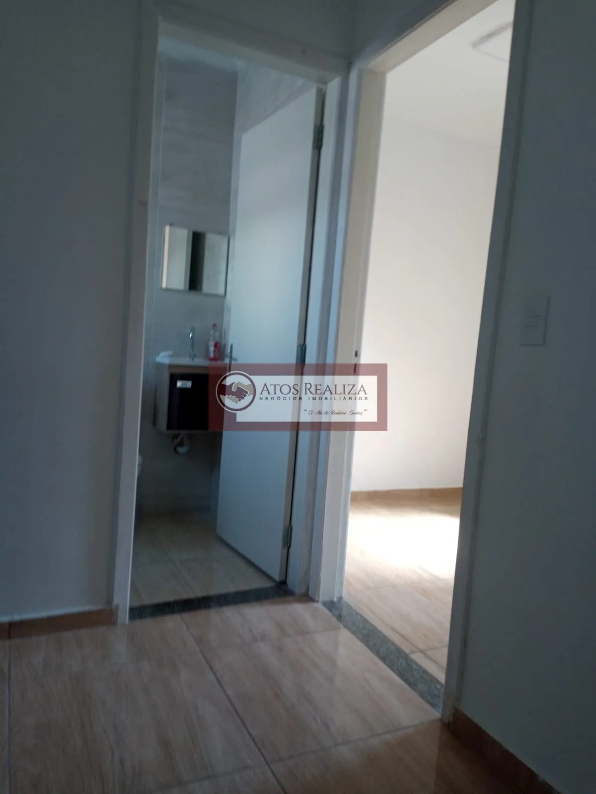 Imagem Sobrado compacto para locação na Vila Campestre, Jaguaquara - 44m², 2 dormitórios e 1 banheiro por R$1.300