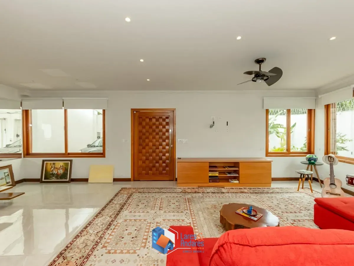 Imagem Sobrado para venda em Jardim Sertãozinho com 3 quartos, sendo 1 suíte, 247m²