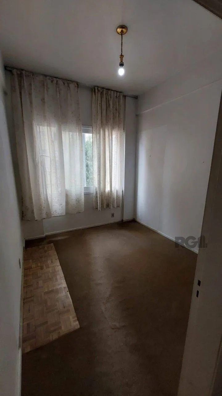 Imagem Apartamento no Centro de 2 dormitórios reformado