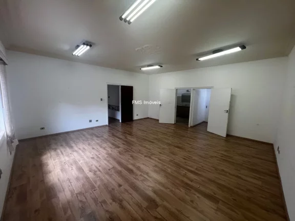 Imagem Casa Comercial de Alto Padrão no Jardim Europa, São Paulo-SP: 14 Salas, 9 Banheiros, 10 Vagas de Garagem, 600m².
