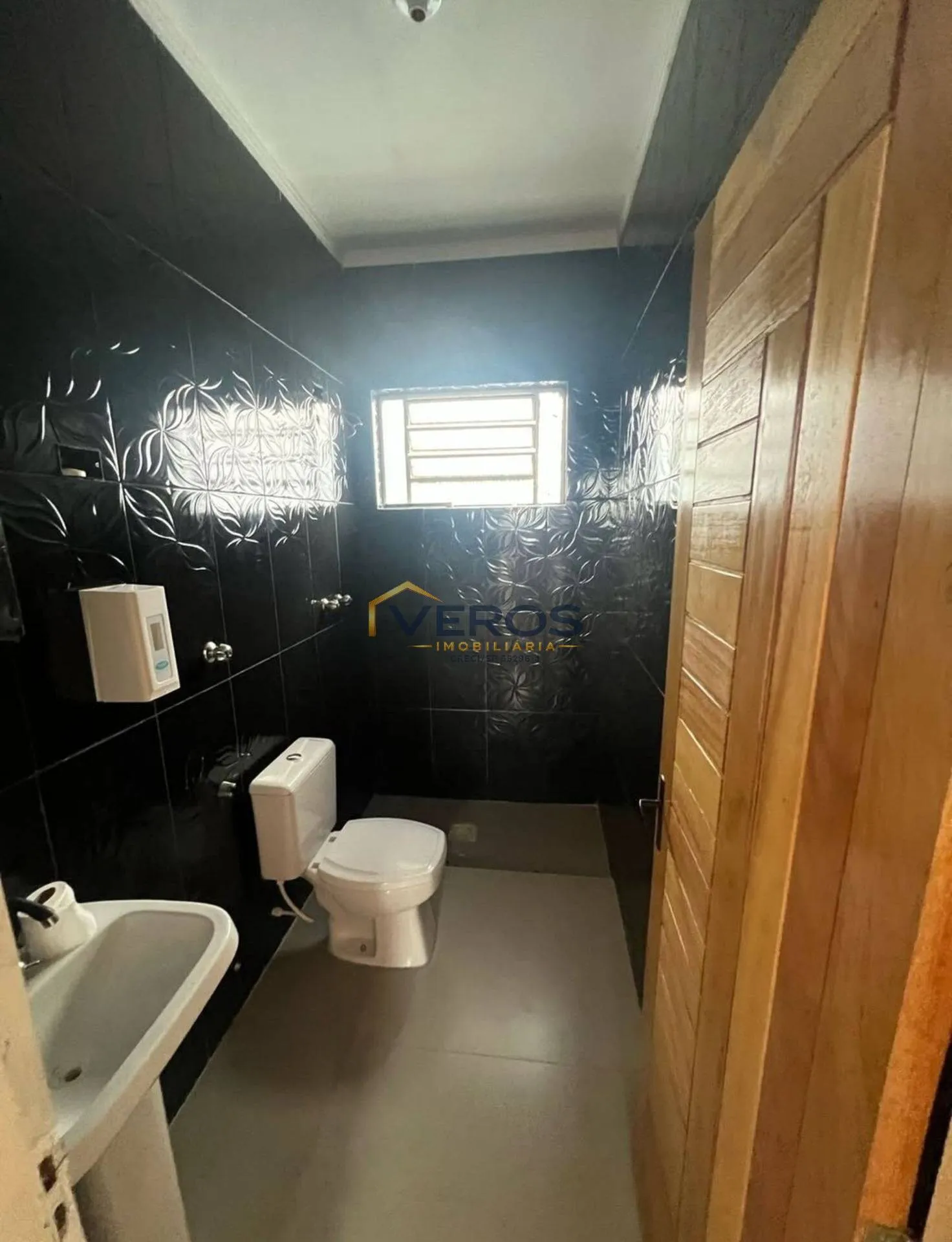 Imagem Casa com 3 Dormitórios para Locação no Indaiá - Caraguatatuba/SP