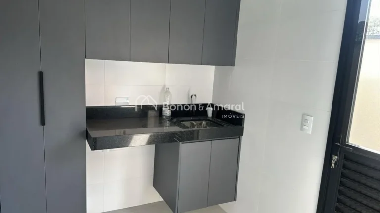 Imagem Sobrado novo no Colline di Parma, com arquitetura moderna e ambientes integrados. A residência cont...