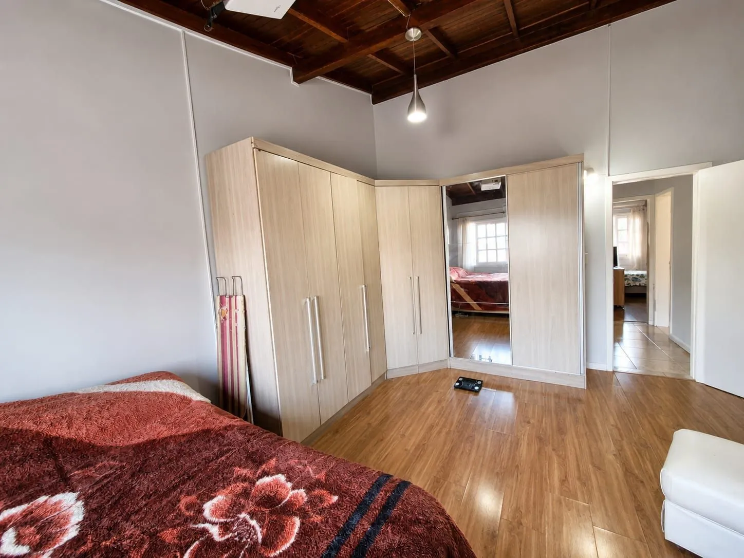 Imagem Casa 03 dormitórios no bairro Guarujá em Porto Alegre