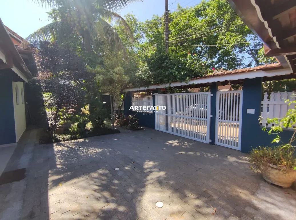 Foto do imóvel Casa à venda em Ubatuba, Barra da Lagoa, com 6 quartos, 200m2