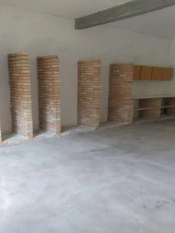 Imagem VENDA DE SOBRADO NO PARQUE NOSSA SRA. DO CARMO, 258m² com 2 suítes, churrasqueira, sala com lareira, quintal amplo e 06 vagas. CONSULTE-NOS.