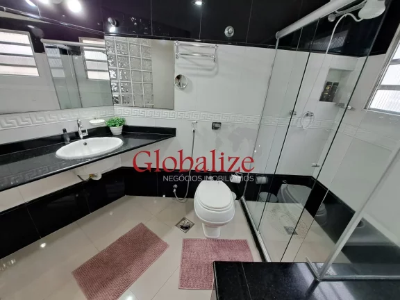Imagem Apartamento à venda com 195m², 3 quartos, 1 suíte, closet, frente Mar por R$2.200,00 na Ponta da Praia em Santos