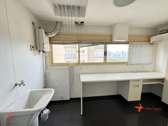 Imagem Apartamento à venda em Pinheiros, São Paulo-SP: 2 quartos, 2 suítes, 1 sala, 4 banheiros, 2 vagas de garagem. Confira!