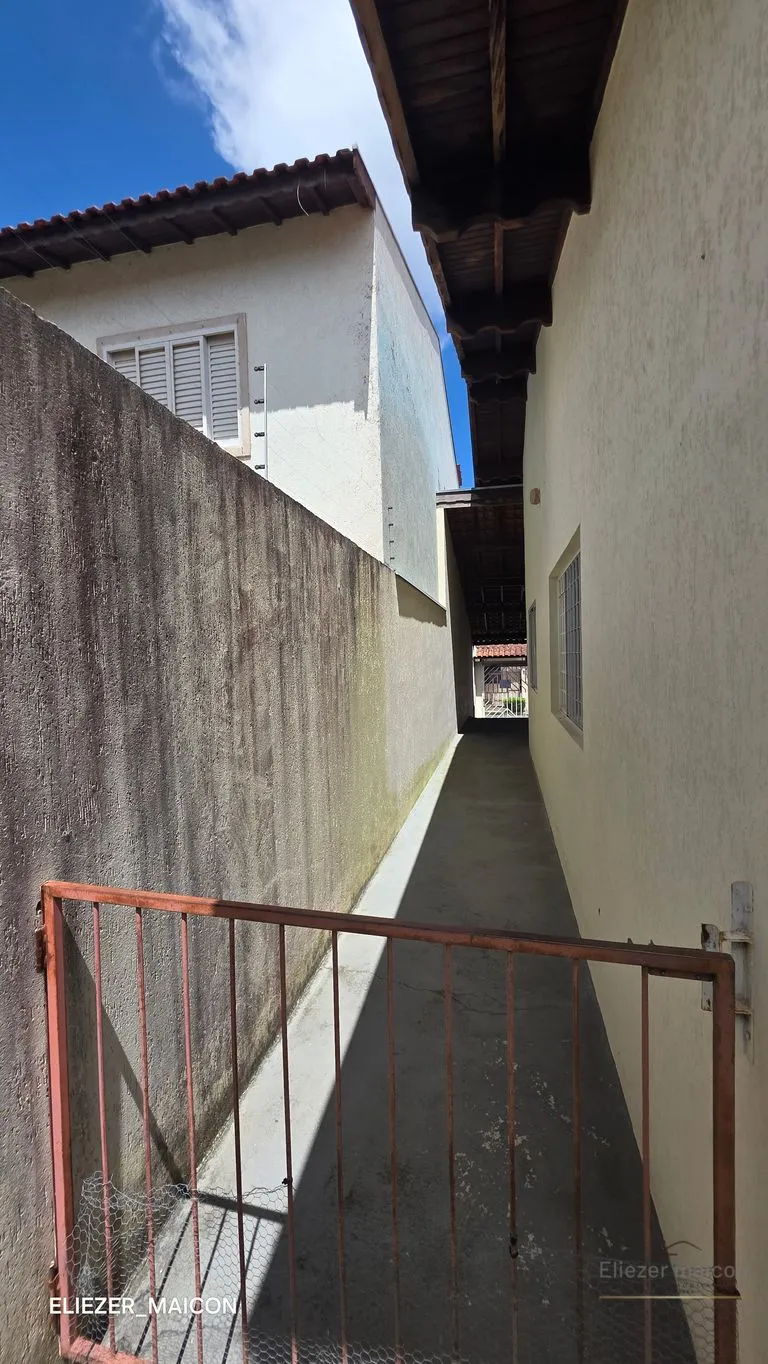 Imagem Casa térrea à Venda com 3 quartos no Jardim das Acácias, Poços de Caldas - MG
