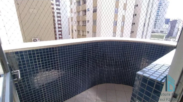 Imagem Apartamento 03 quartos c/suíte com sacada, vaga, no Água Verde em Curitiba PR