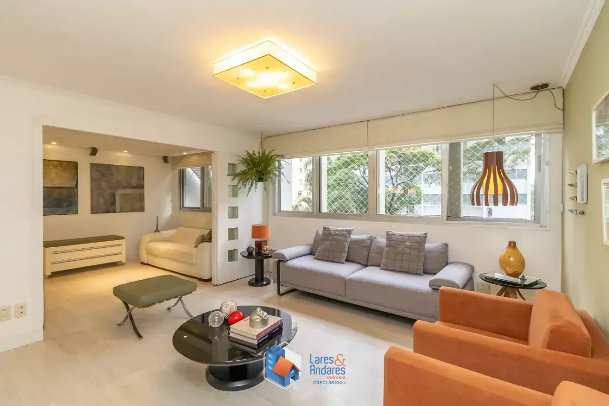 Foto do imóvel Apartamento para venda em Itaim Bibi com 2 quartos, sendo 1 suíte, 110m² em Rua Antônio Felício