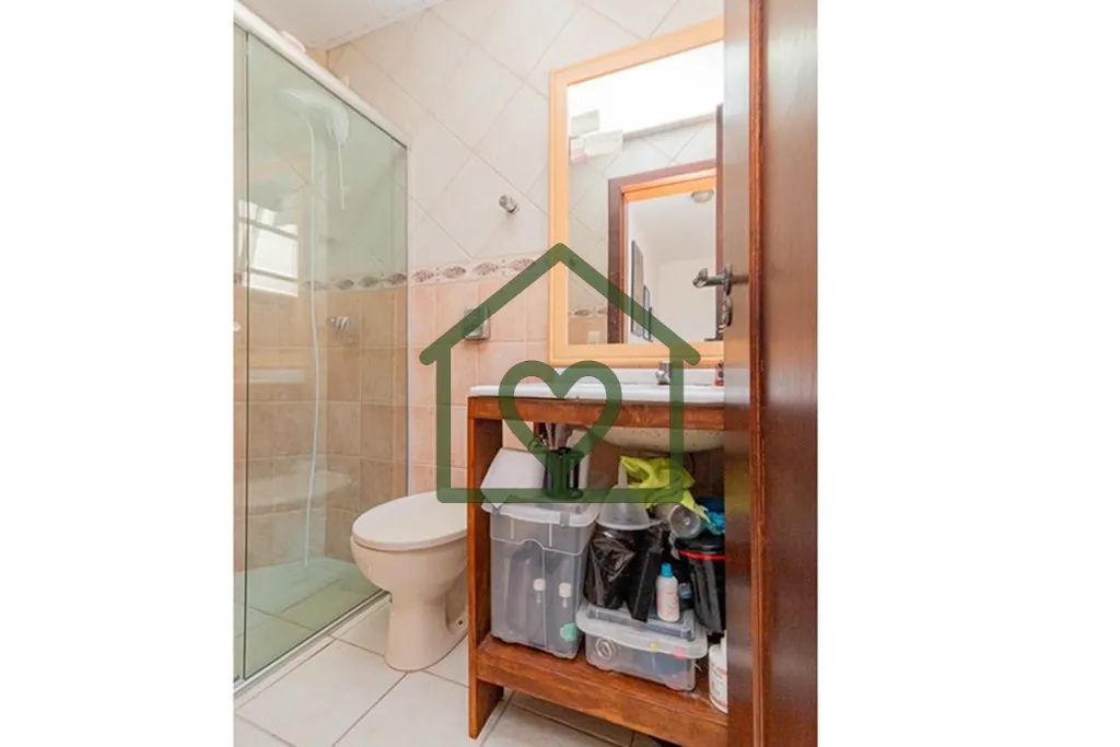 Imagem Casa 4 Quartos na Chácara das Pedras, Porto Alegre 
 
A casa conta com 4 dormitórios amplos, sendo...