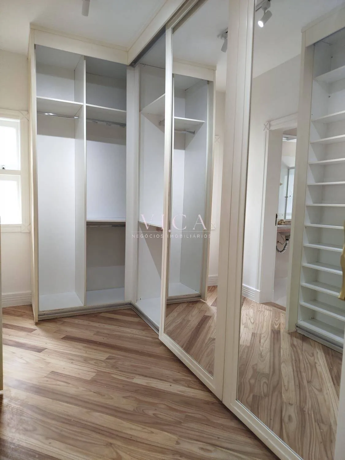 Imagem Casa para venda com 4 dormitórios, 450m2 - por R$ 3.900.000 - Alphaville
