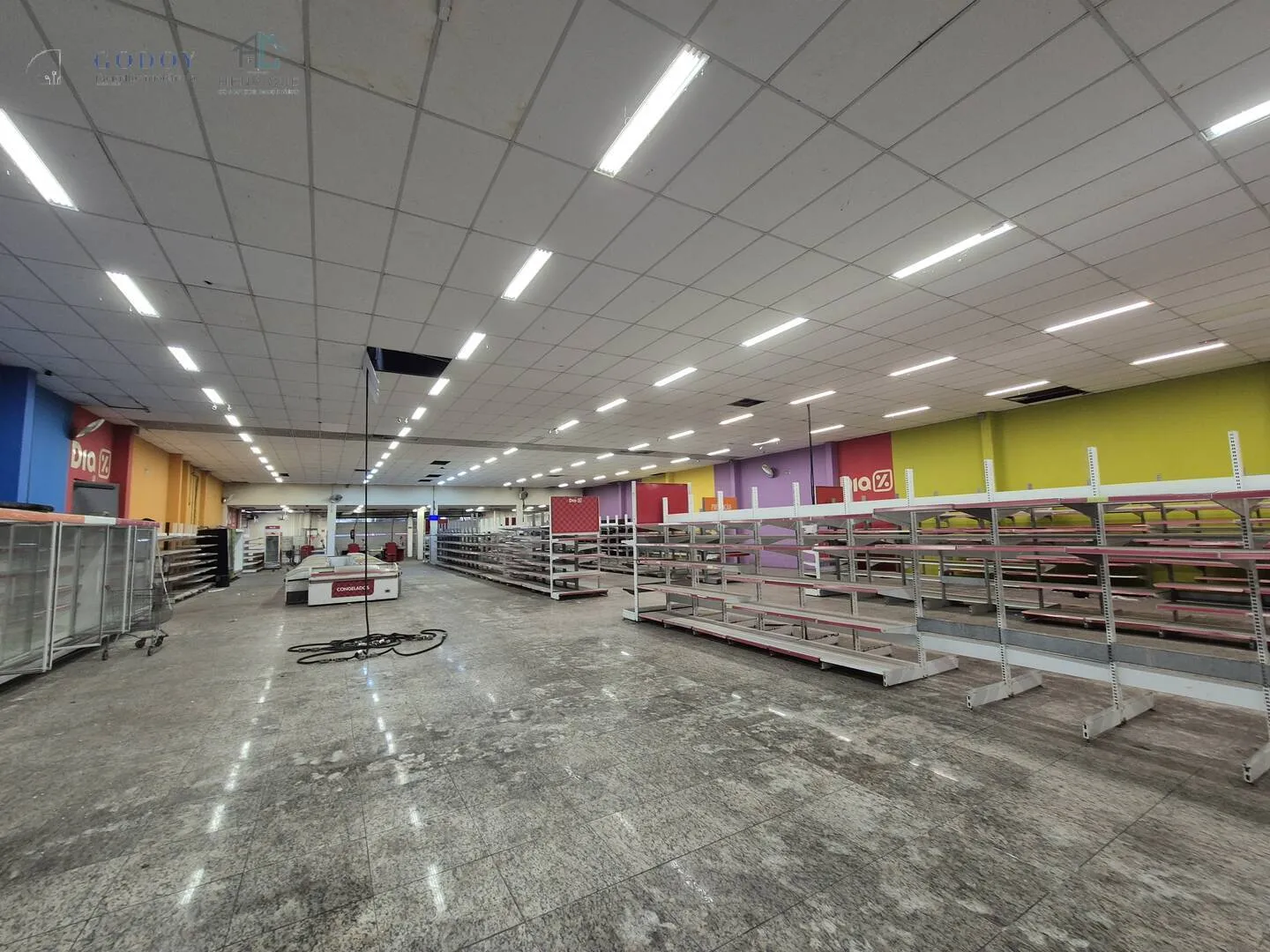Imagem Galpão Comercial para Locação na Avenida Principal - 2.400m² de Oportunidad