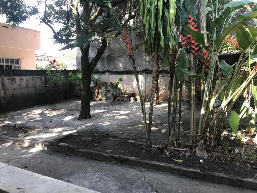 Imagem Casa Linear à Venda com 3 Quartos, Garagem e Quintal, 360m², Nova Cidade - São Gonçalo/RJ
