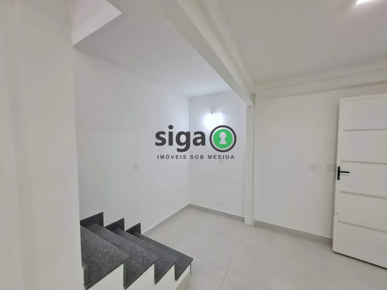 Imagem Casa assobradada para Locação Comercial no Brooklin com 200m², 8 salas, 8 banheiros e 2 vagas