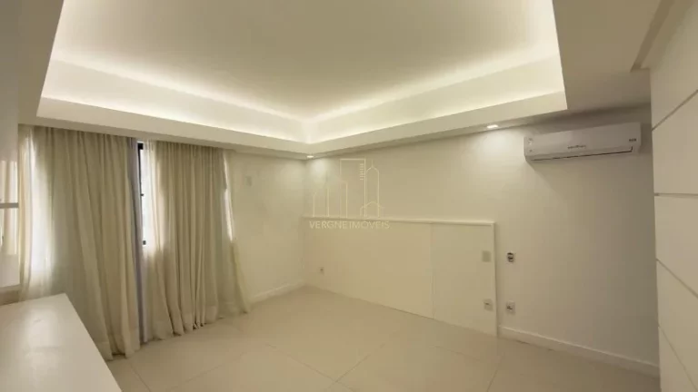 Imagem Apartamento 4 Quartos à Venda em Salvador | 212m², Reformado, 2 Suítes e 2 Vagas