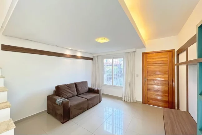 Imagem Casa para venda no bairro Guarujá em Porto Alegre