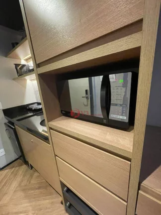 Imagem Studio para venda no centro semi mobiliado com 1 dormitório, 1 banheiro, 1 sacad
