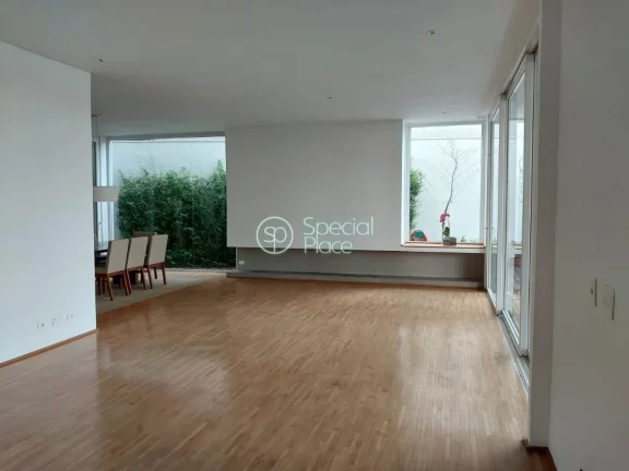 Imagem -Panamby - 433m² de área construída num terreno de 323m - 04 amplas suítes - sendo a principal c...